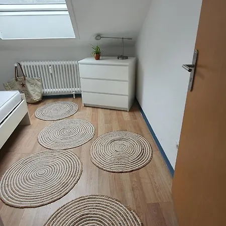 Direkt Am Kanal. Seelze