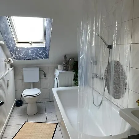 Apartment Direkt Am Kanal. Seelze