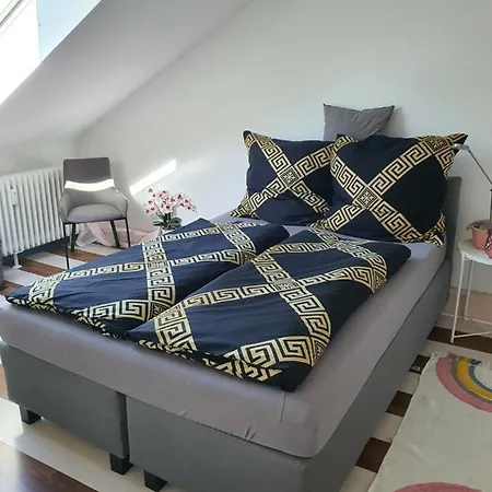 Direkt Am Kanal. Apartment Seelze