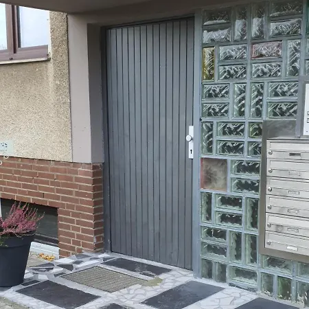 Apartment Direkt Am Kanal. Seelze